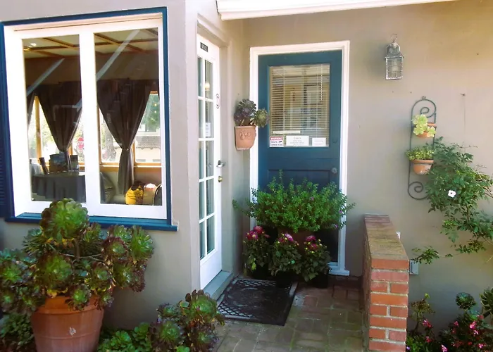 Carmel Wayfarer Inn